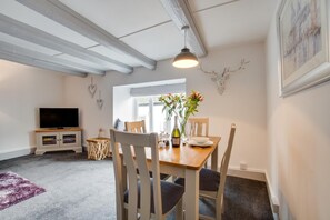 Dining - 1 Bed in Padstow (oc-p00735) (Padstow)