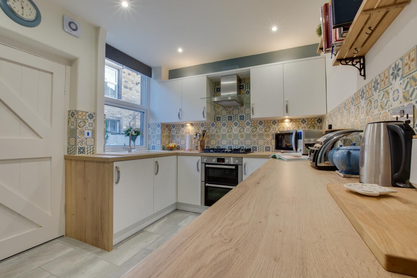 Microwave, oven, cookware/dishes/utensils