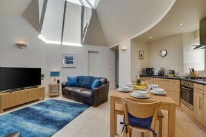 TV - 3 Bed in Trevone (oc-p00723) (Padstow)