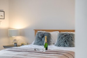 Iron/ironing board, free WiFi, bed sheets - 2 Bed in Southwold (oc-12bsr) (Southwold)