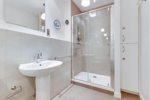 Hair dryer, towels - 2 Bed in Southwold (oc-sel) (Southwold)