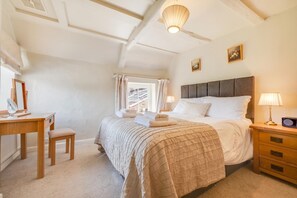 Iron/ironing board, travel crib, free WiFi, bed sheets - 2 Bed in Blakeney (oc-1977) (Blakeney)
