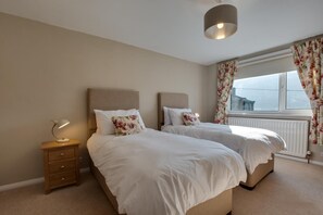 Fer et planche à repasser, Wi-Fi gratuit, draps fournis