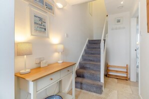 Interior - 3 Bed in Southwold (oc-hshore) (Southwold)