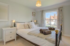 Iron/ironing board, travel cot, free WiFi, bed sheets - 3 Bed in Southwold (oc-hmil) (Southwold)