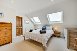 4 bedrooms, iron/ironing board, free WiFi, bed sheets - 4 Bed in Southwold (oc-hhigh) (Southwold)