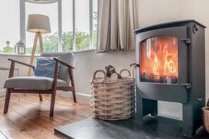 Interior - 5 Bed in Walberswick (oc-hlodg2) (Walberswick)