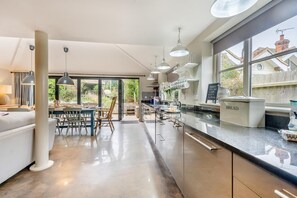Interior - 4 Bed in Southwold (oc-hskimm) (Southwold)