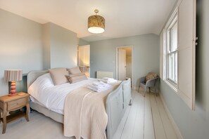 4 bedrooms, iron/ironing board, travel cot, free WiFi - 4 Bed in Southwold (oc-hskimm) (Southwold)