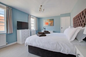 Iron/ironing board, travel cot, free WiFi, bed sheets - 5 Bed in Southwold (oc-hjames) (Southwold)