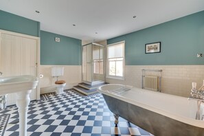 Hair dryer, towels - 4 Bed in Southwold (oc-hwye) (Southwold)