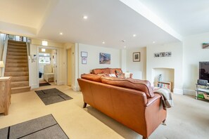 TV - 2 Bed in Southwold (oc-hbrea) (Southwold)