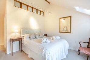 Iron/ironing board, free WiFi, bed sheets - 2 Bed in Yoxford (oc-hploug) (Yoxford)