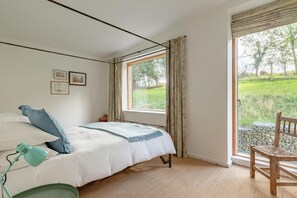 Iron/ironing board, travel crib, free WiFi, bed sheets - 3 Bed in Bramfield (oc-hglenv) (Bramfield)
