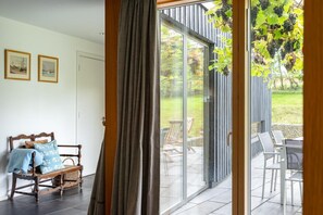 Interior - 3 Bed in Bramfield (oc-hglenv) (Bramfield)