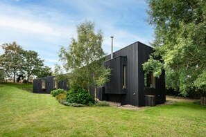 Exterior - 3 Bed in Bramfield (oc-hglenv) (Bramfield)