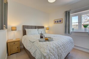 2 bedrooms, iron/ironing board, travel crib, free WiFi