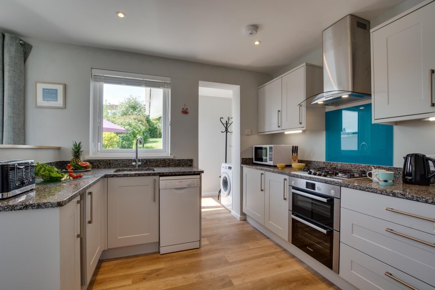 Mikroaaltouuni, uuni, astianpesukone