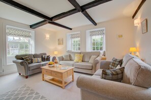 TV, fireplace - 3 Bed in Mundesley (oc-1981) (Mundesley)