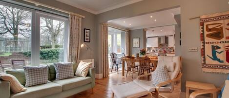 Télévision, cheminée