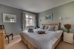 Iron/ironing board, free WiFi, bed sheets - 4 Bed in Filey (oc-sa018) (Filey)