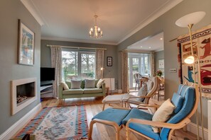 TV, fireplace - 4 Bed in Filey (oc-sa018) (Filey)