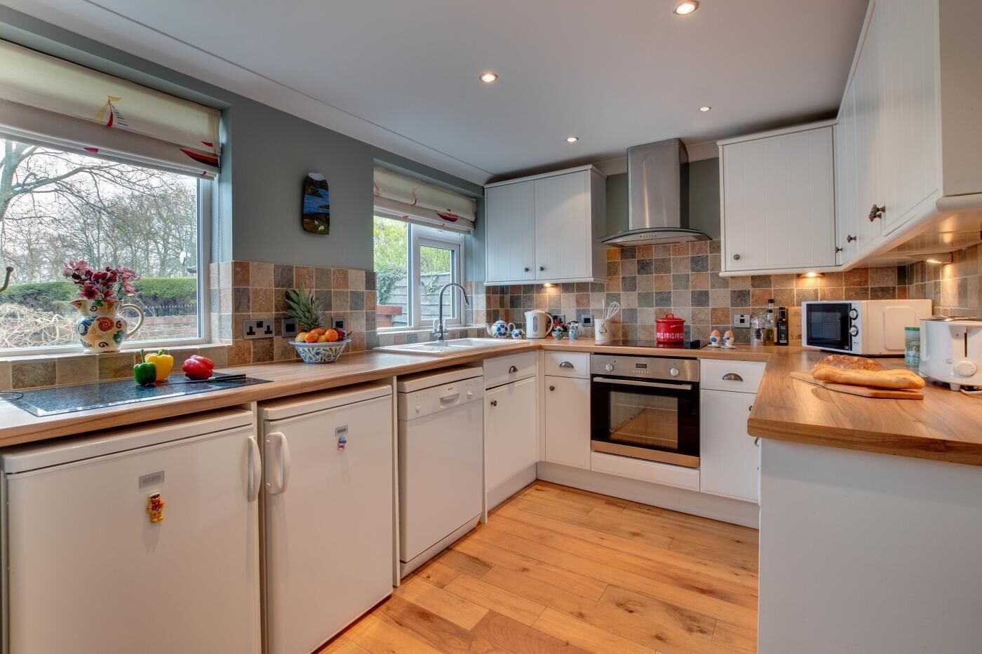 Micro-ondes, four, lave-vaisselle