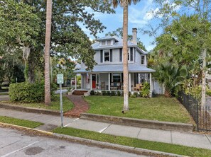 Exterior - Historic Comfort l Walk to DNTN l Fire Pit (St. Augustine)