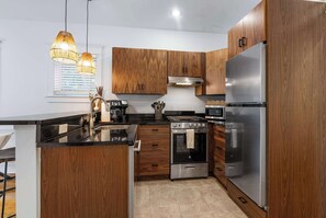 Private kitchen - Casita Olas l Walk to DT l Mins to Beach (St. Augustine)