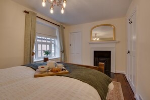 Iron/ironing board, free WiFi, bed sheets - 2 Bed in Whitby (oc-w451) (Whitby)
