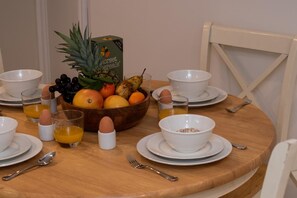 Dining - 2 Bed in Whitby (oc-w451) (Whitby)