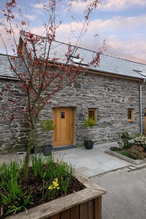 Exterior - 1 Bed in Bala (oc-bow114) (Bala)