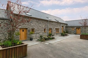 Exterior - 1 Bed in Bala (oc-bow114) (Bala)