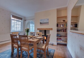 Dining - 3 Bed in Scarborough (oc-s018) (Scarborough)