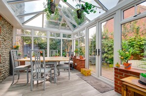 Dining - 3 Bed in Holt (oc-1987) (Holt)