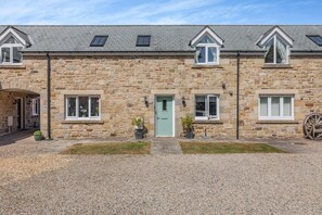Exterior - 3 Bed in Beadnell (oc-44965) (Beadnell)