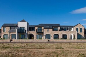 Exterior - 2 Bed in Seahouses (oc-76976) (Seahouses)