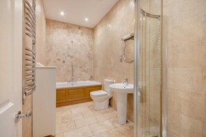 Hair dryer, towels - 2 Bed in Beadnell (oc-4641) (Beadnell)