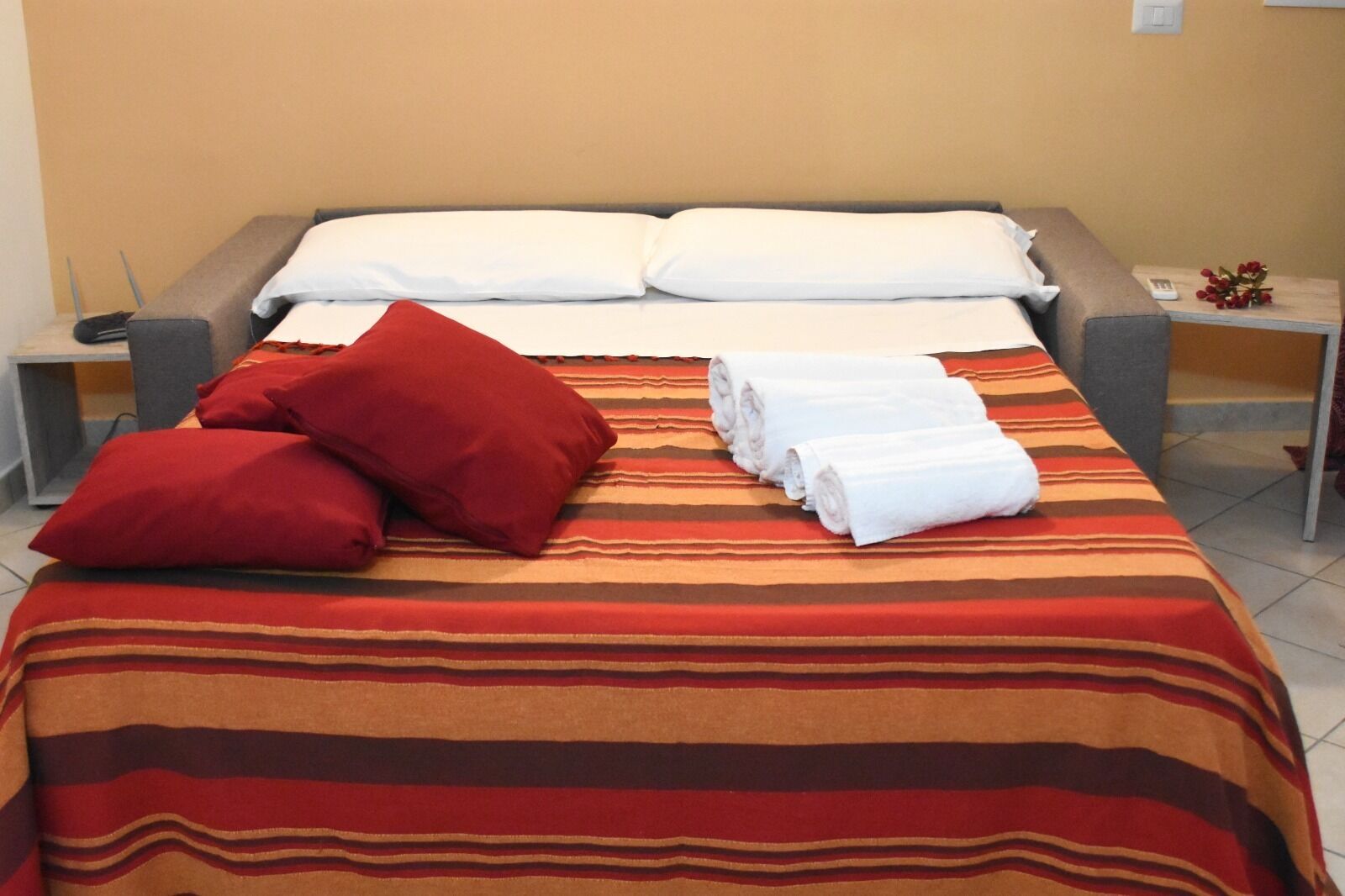 Fer et planche à repasser, accès à Internet, literie fournie