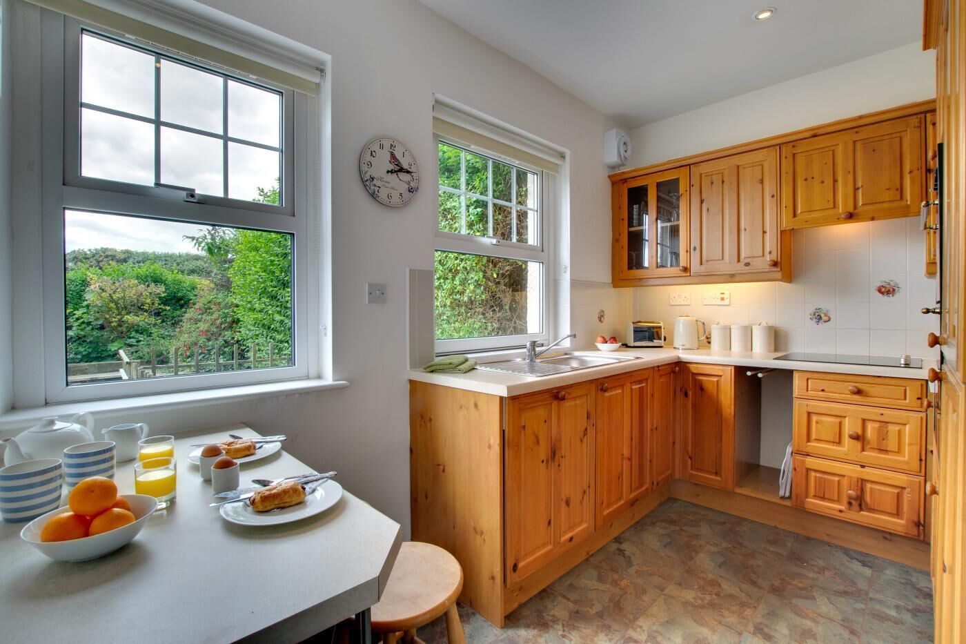 Microwave, oven, dishwasher, cookware/dishes/utensils