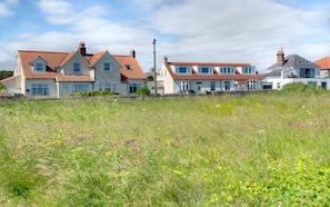 Exterior - 3 Bed in Beadnell (oc-88710) (Beadnell)