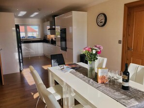 Dining - 4 Bed in Seahouses (oc-520609) (Seahouses)