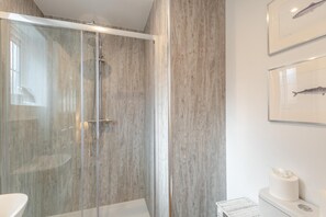 Hair dryer, towels - 5 Bed in Beadnell (oc-26743) (Beadnell)