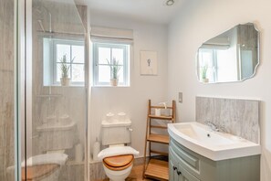 Hair dryer, towels - 5 Bed in Beadnell (oc-26743) (Beadnell)