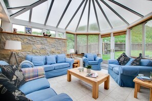 Fireplace - 4 Bed in Bamburgh (oc-10749) (Bamburgh)
