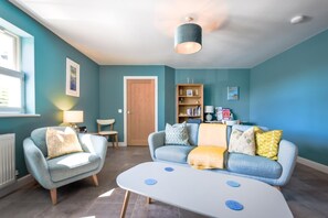 TV - 3 Bed in Seahouses (oc-551958) (North Sunderland)