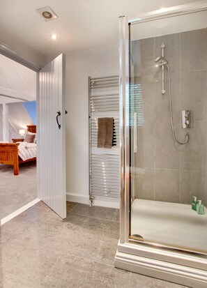 Hair dryer, towels - 4 Bed in Waren Mill (oc-24339) (Waren Mill)