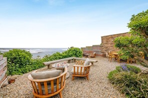 Outdoor dining - 2 Bed in Blyth (oc-406407) (Cambois)