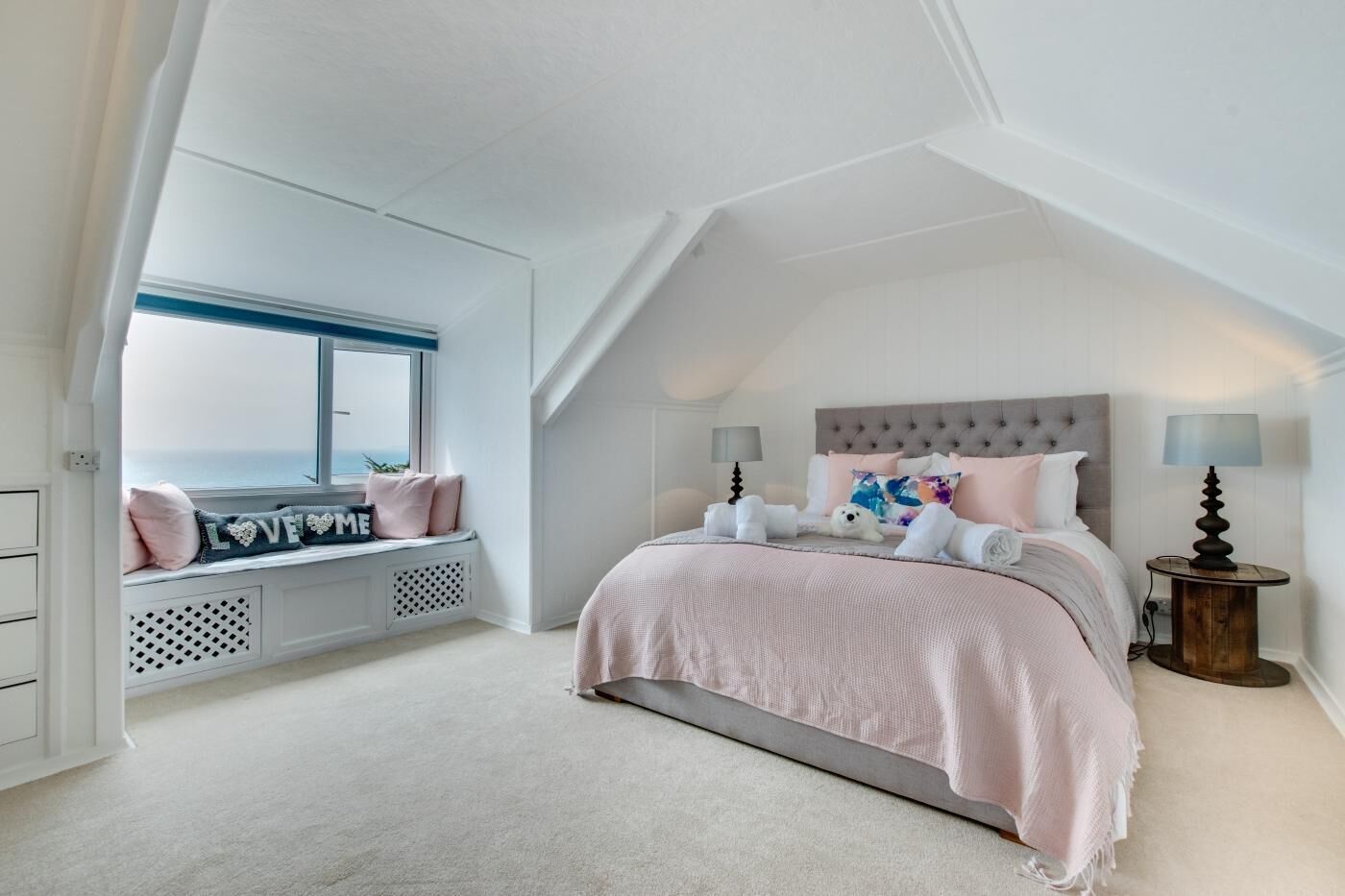 4 bedrooms, iron/ironing board, travel cot, free WiFi