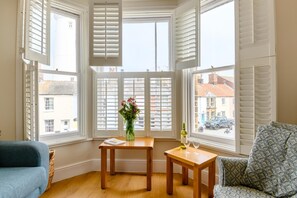TV, fireplace - 2 Bed in Southwold (oc-hdoubl) (Southwold)